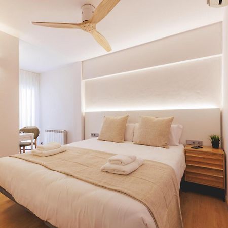 Bravissimo Hortes, 3-Bedroom Centre Apartment Χιρόνα Εξωτερικό φωτογραφία