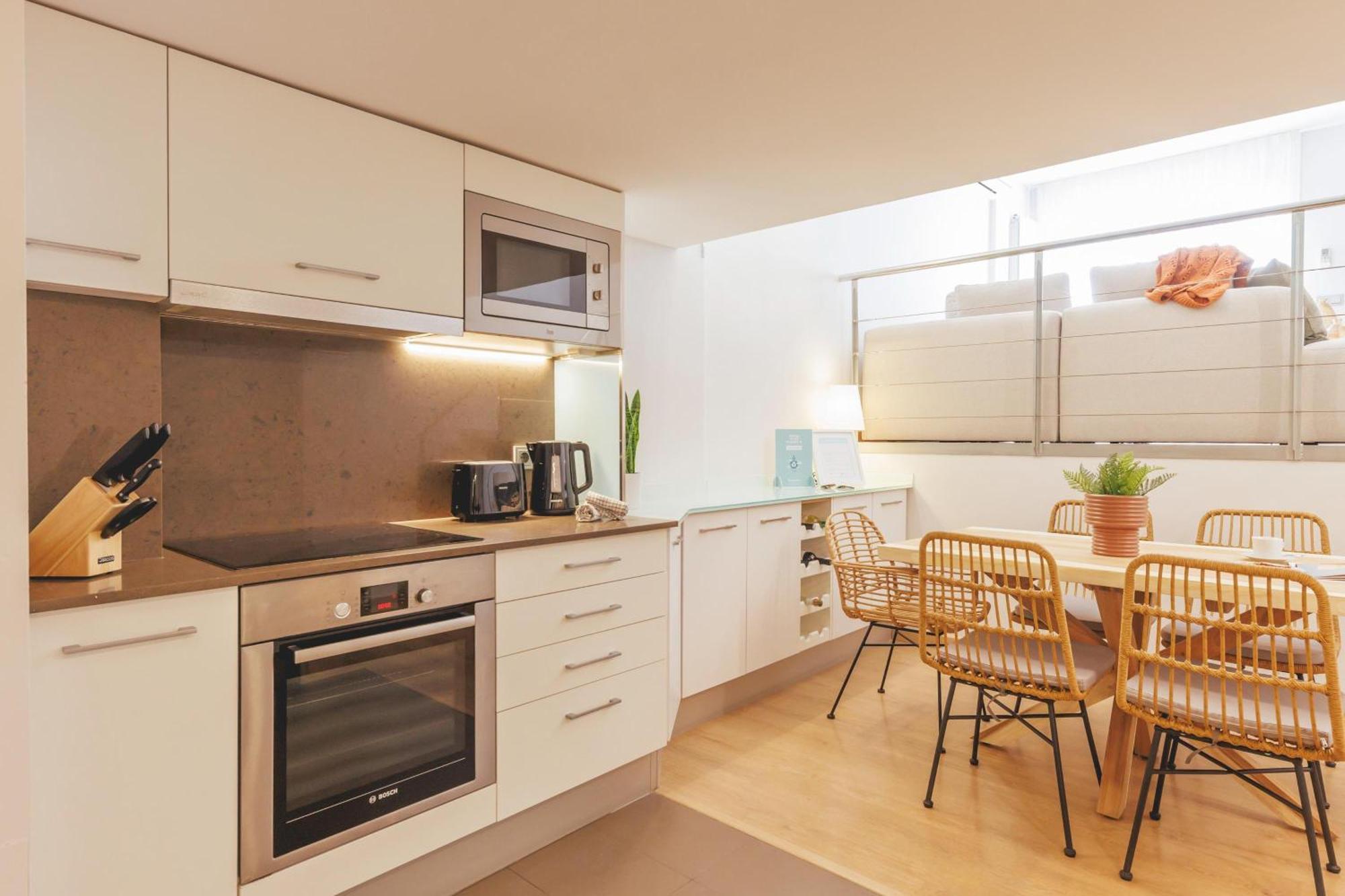Bravissimo Hortes, 3-Bedroom Centre Apartment Χιρόνα Εξωτερικό φωτογραφία