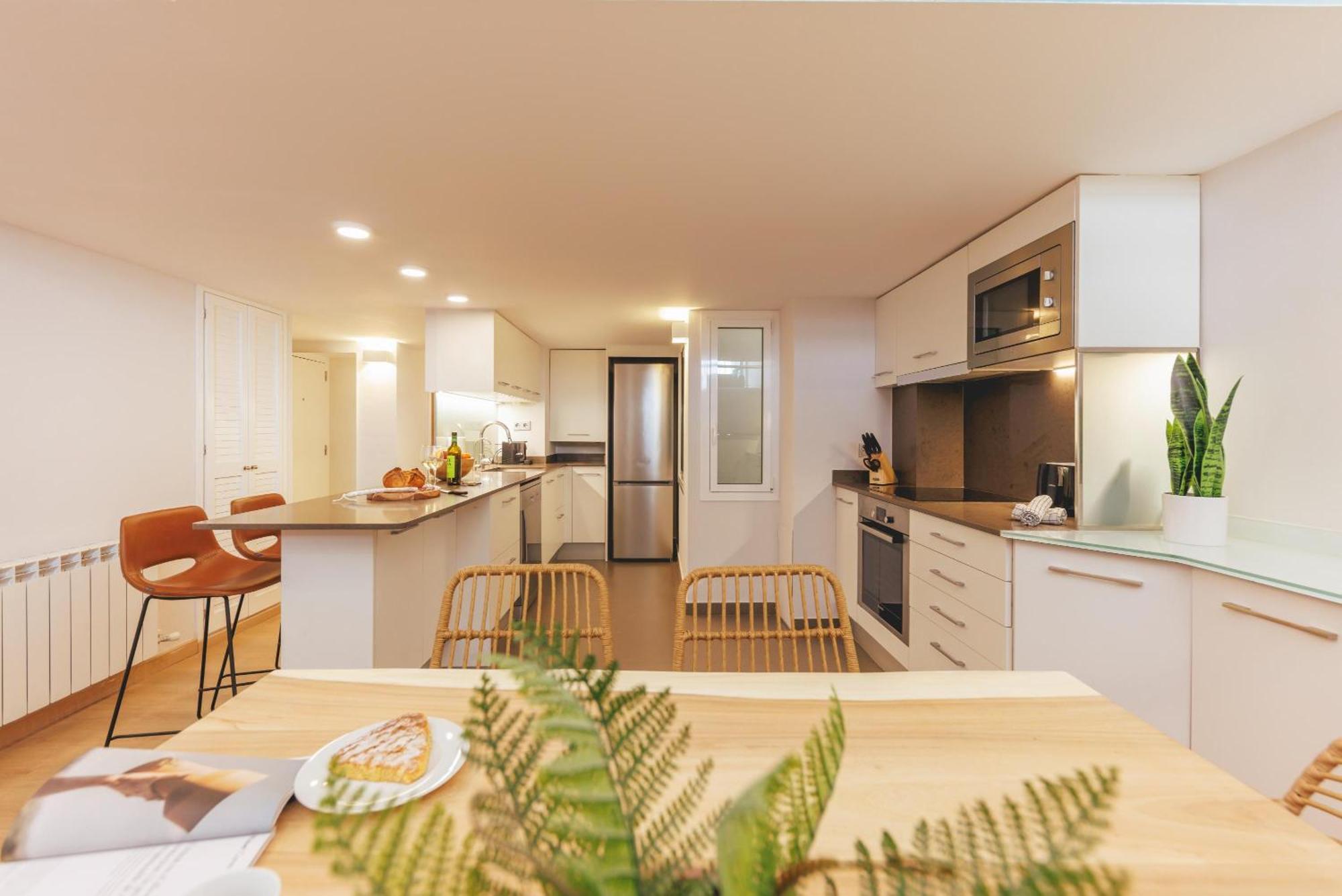 Bravissimo Hortes, 3-Bedroom Centre Apartment Χιρόνα Εξωτερικό φωτογραφία